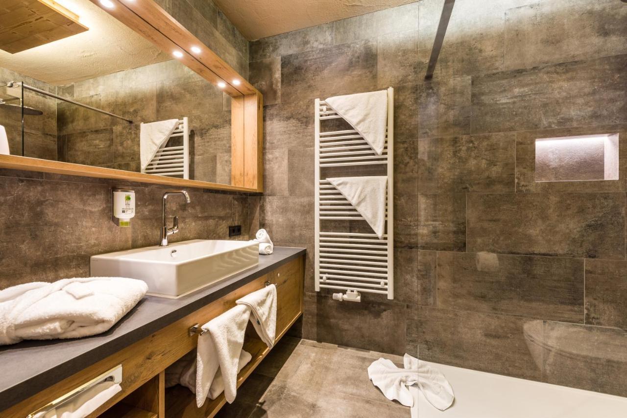 Wohlfuehlhotel Berg Heil Holzgau Dış mekan fotoğraf