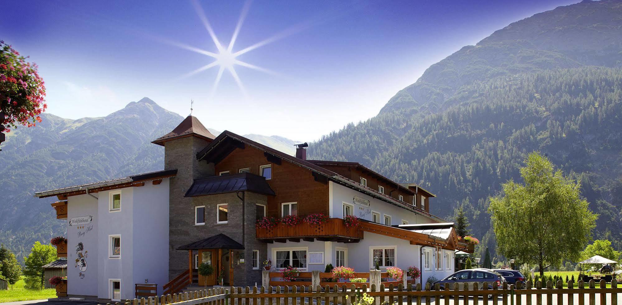 Wohlfuehlhotel Berg Heil Holzgau Dış mekan fotoğraf